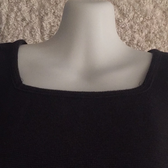 Short sleeved black knitted top size Large - Picture 5 of 5